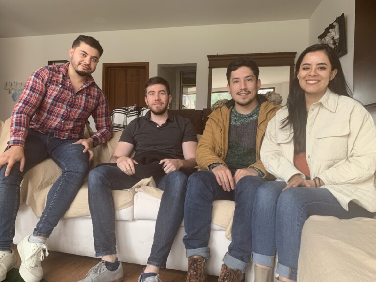 14 ex estudiantes de la Universidad de Cuenca superaron el MIR y obtuvieron una plaza para estudiar en España