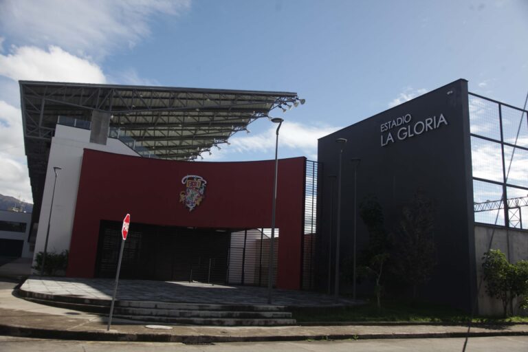 Complejo Deportivo La Gloria abre su puertas este lunes