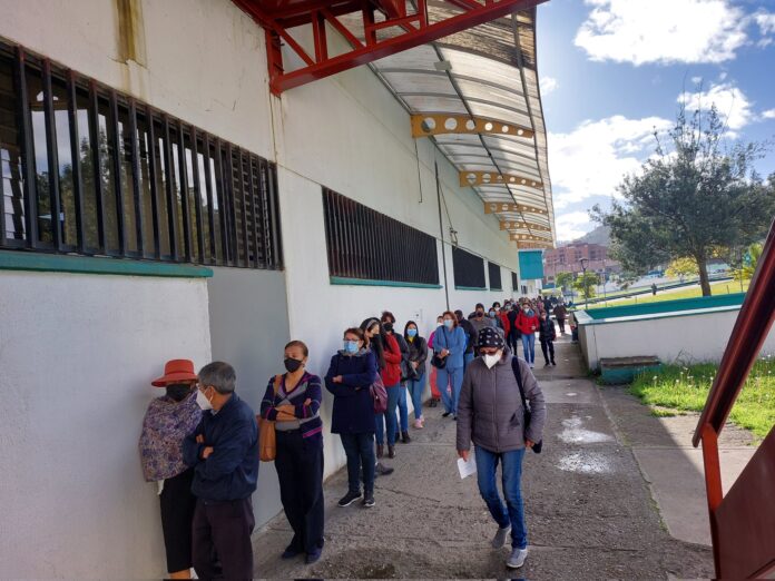 Fila de citas médicas