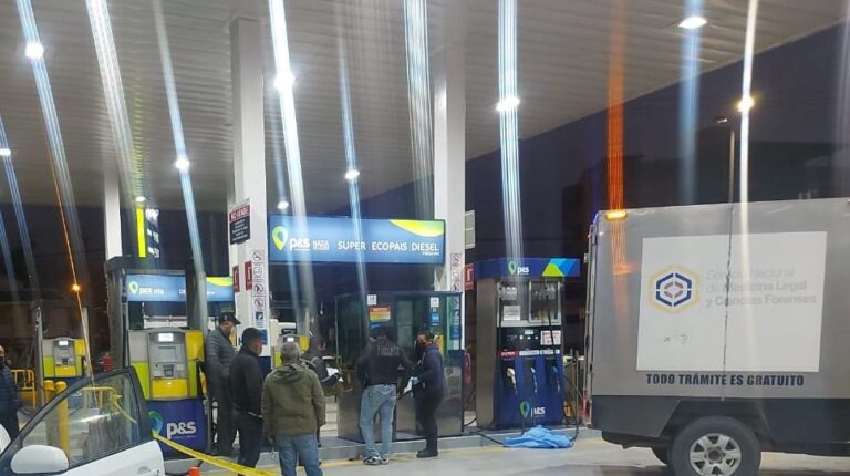 Despachador de gasolina es asesinado de un disparo en Cuenca
