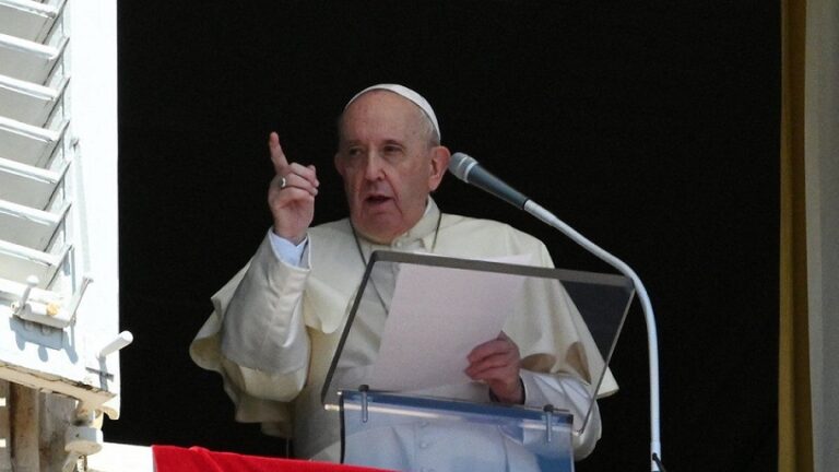 El papa pide la paz «para los responsables de las naciones»