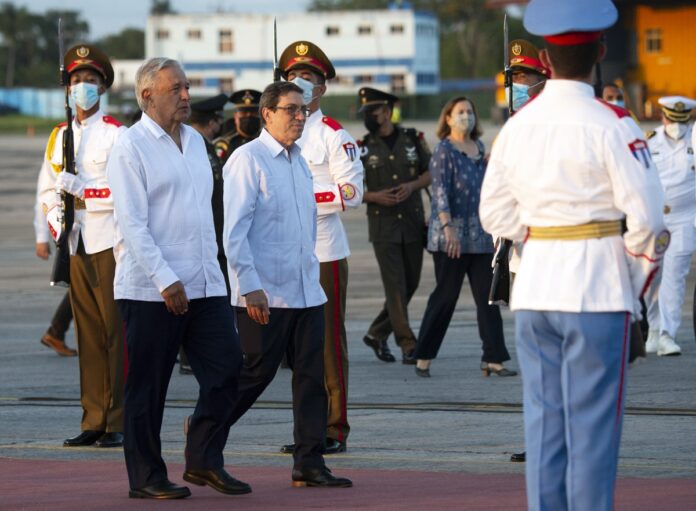 López Obrador aterriza en Cuba para una visita de trabajo