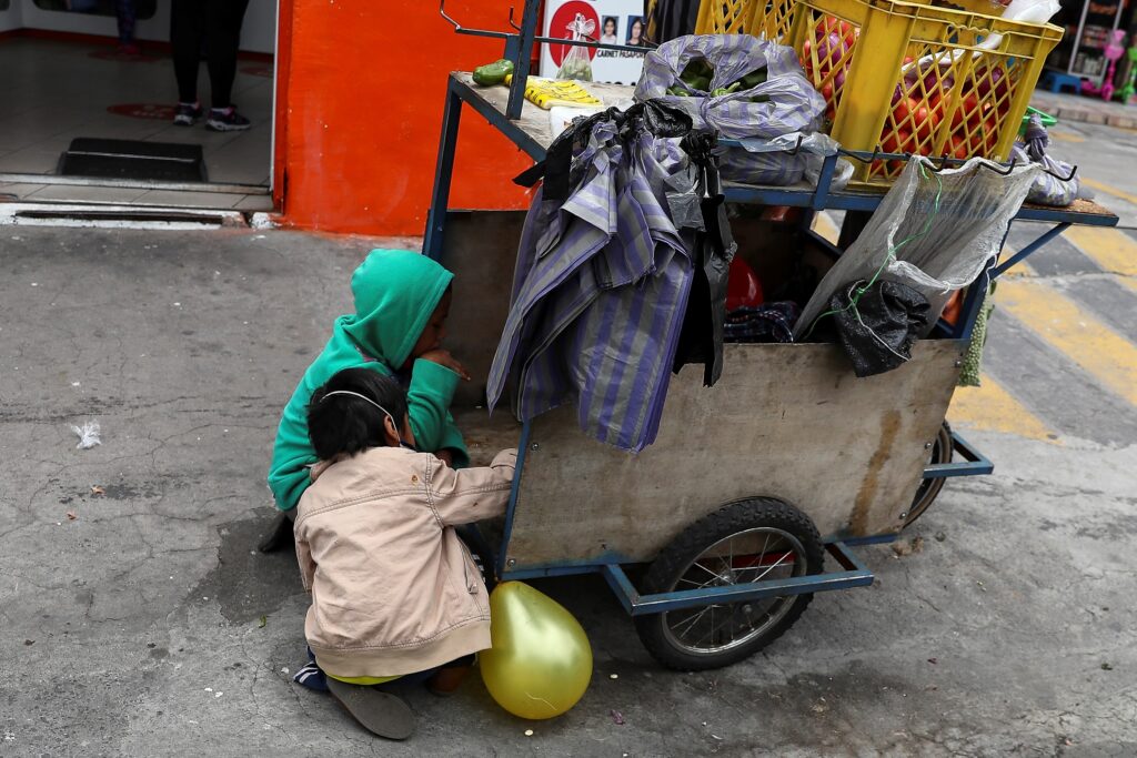 Unicef insta a inversión de 2.600 millones en Ecuador para salvar a menores thumbnail