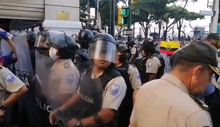 En Ecuador 121 detenidos por delitos y vandalismo en las protestas