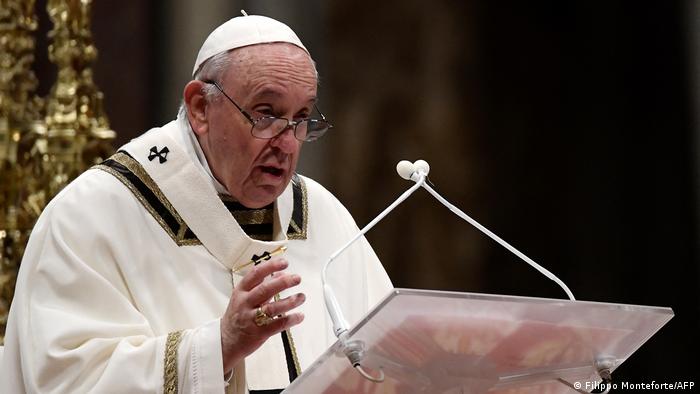 El papa emplaza a cristianos a oponerse a la guerra