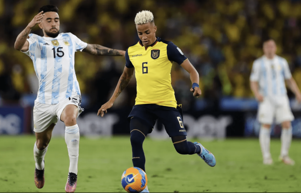 Byron Castillo es nuevo jugador de Peñarol de Uruguay. Foto: EFE