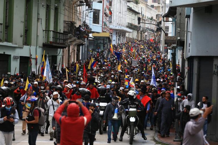 Escala la protesta social en Ecuador y se posterga la posibilidad de diálogo