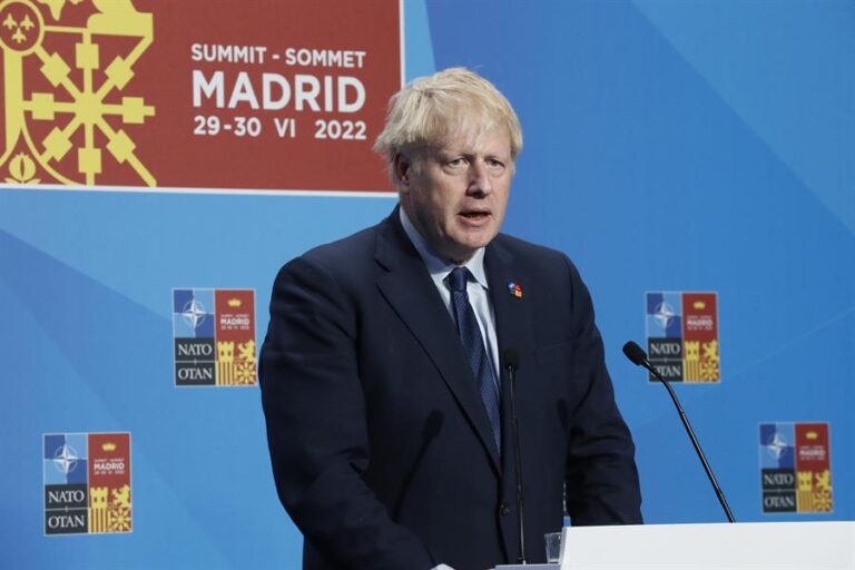 Johnson dice que la cumbre de Madrid superó las expectativas de unidad