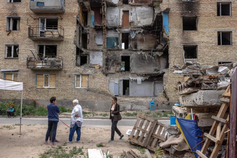 Ucrania insta a la población a evacuarse para contraatacar en el sur