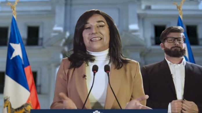 Izkia Siches, acusada por un grupo de ultraderecha de responder de manera