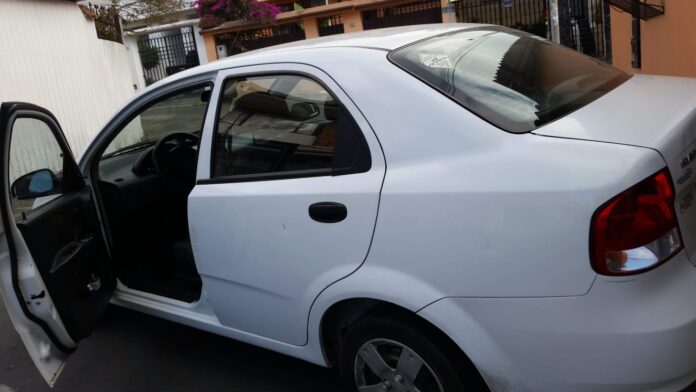 Los recientes robos fueron de dos taxis y dos vehículos particulares, en diferentes sectores de la ciudad de Cuenca.