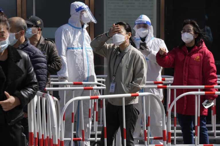 China notifica 129 nuevos contagios de covid, 75 de ellos locales