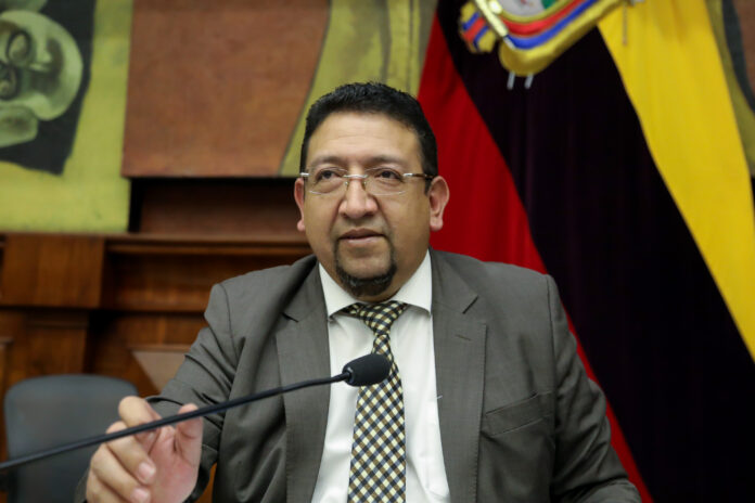 virgilio-saquicela- 1-8A (b) 2 coles asamblea