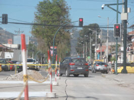 En la intersección de las avenidas Loja y Don Bosco se registra irculación vehiular elevada por las obras.
