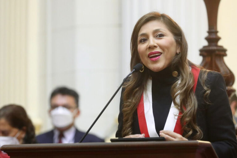 Presidenta del Congreso de Perú exhorta a Castillo a cesar «clima de zozobra»