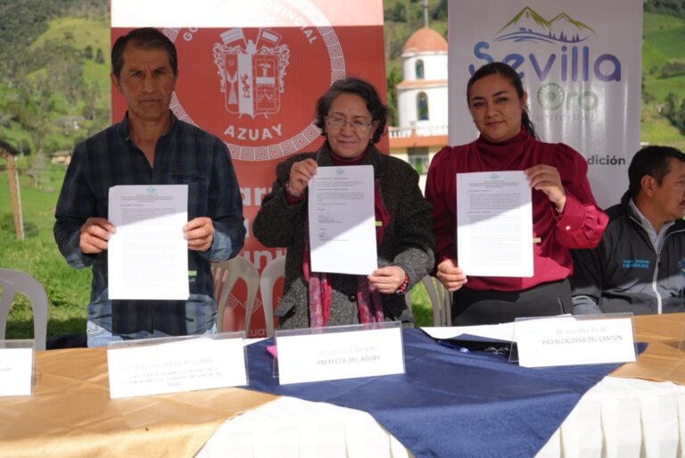 La Prefectura del Azuay llega a un acuerdo con 5 cantones para combatir la violencia de género
