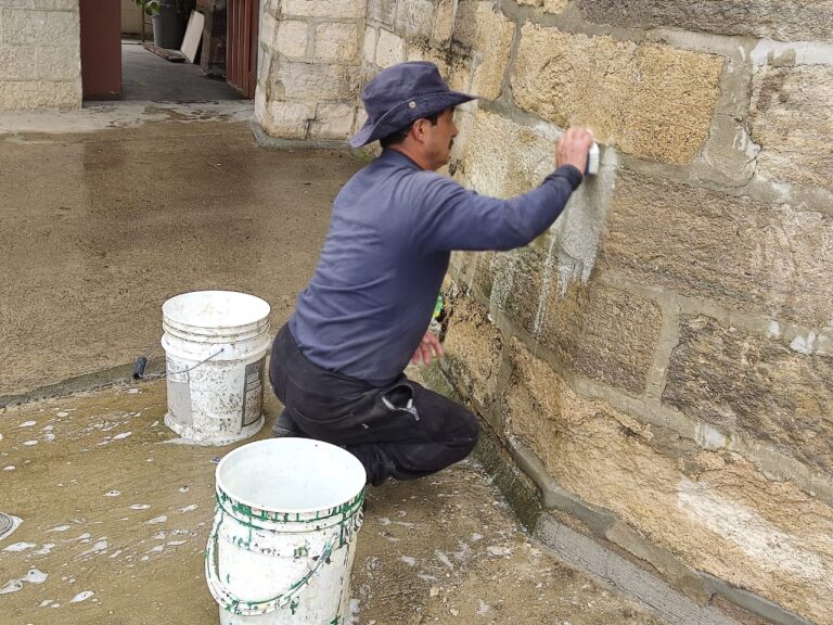 En Santuario Franciscano de Azogues se recuperan muros