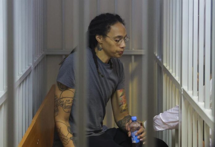 En el canje de presos con Rusia, se podría incluir a la estrella de baloncesto estadounidense Brittney Griner.