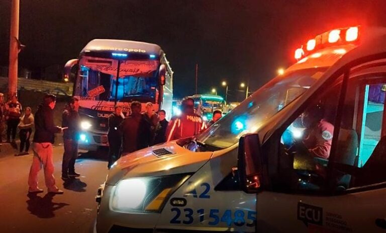 Asaltantes matan a conductor de bus en cantón Mejía