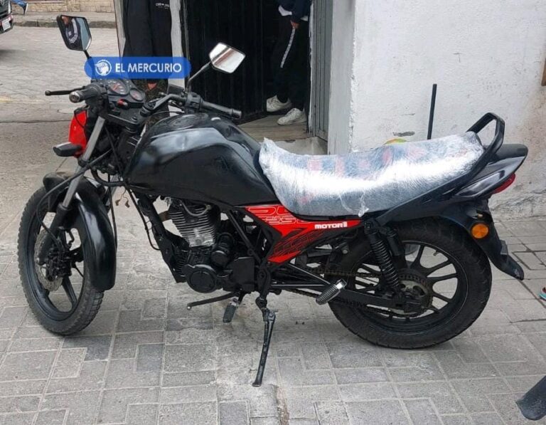 Recuperan motocicleta reportada como robada en Cuenca