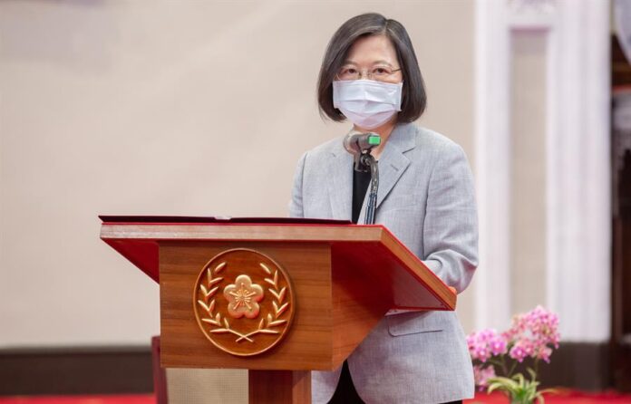 Tsai Ing-wen, calificó las maniobras militares chinas que supuestamente sobrepasaron la línea divisoria como un
