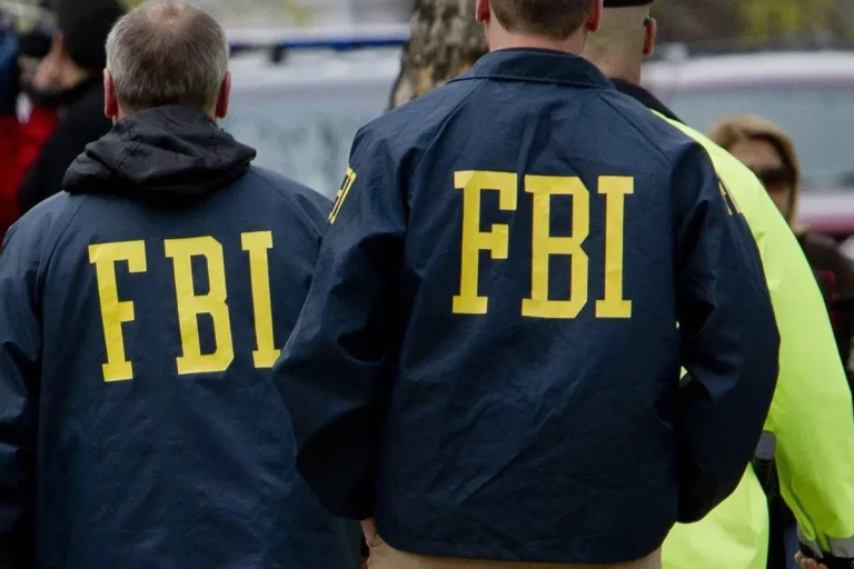 El FBI detiene e identifica a 85 sospechosos de explotación sexual y trata