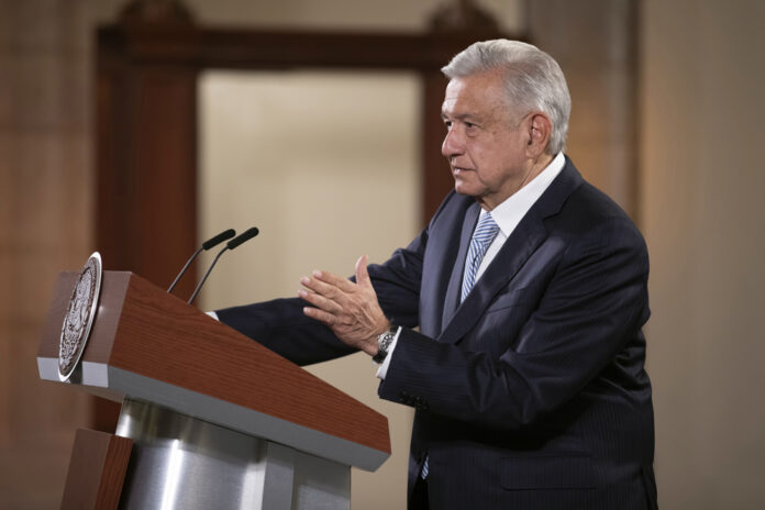López Obrador celebra el final del programa