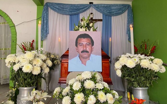 El periodista Fredid Román, fue acribillado la tarde del lunes afuera de su domicilio en la ciudad de Chilpancingo, capital del estado.