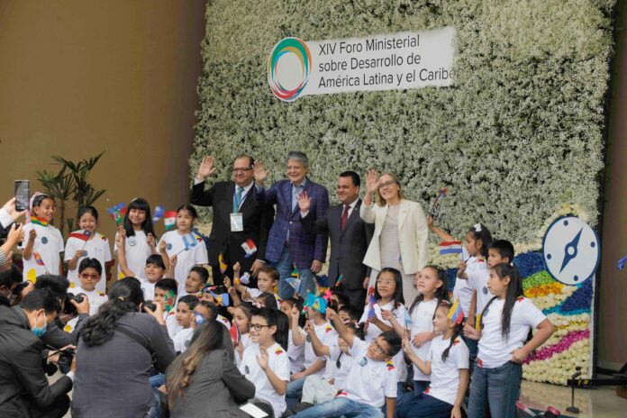 Guillermo Lasso, presidente del Ecuador, estuvo en Cuenca para analizar las estrategias para el desarrollo en Latinoamérica y El Caribe