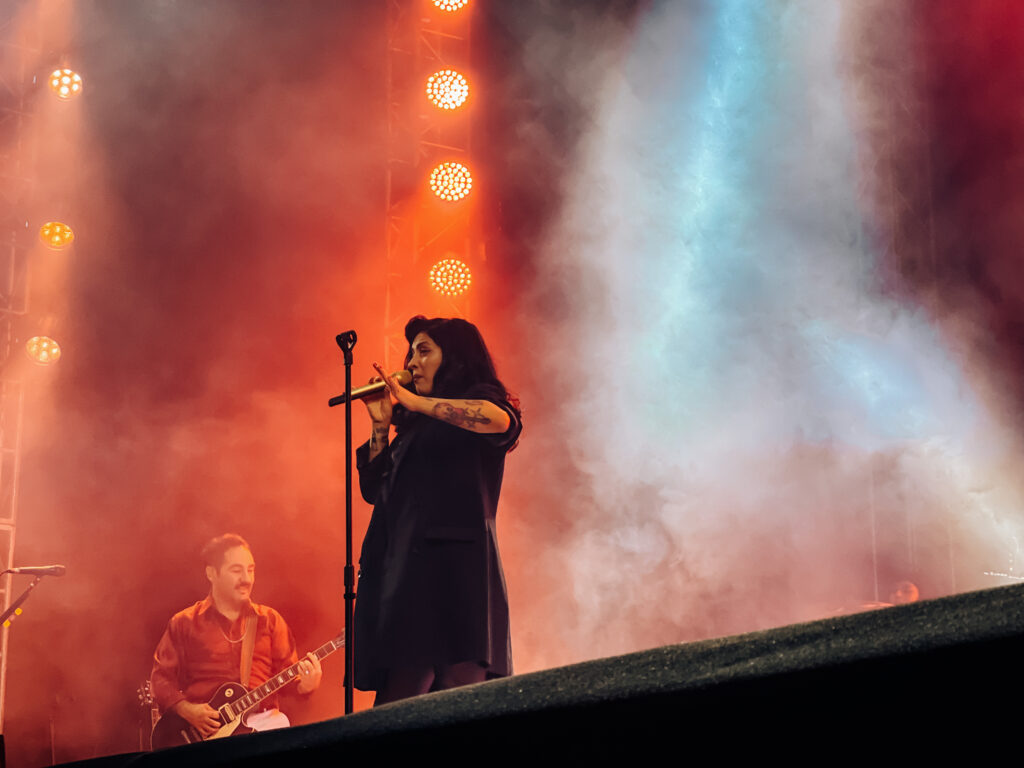 Concierto Mon Laferte en Cuenca