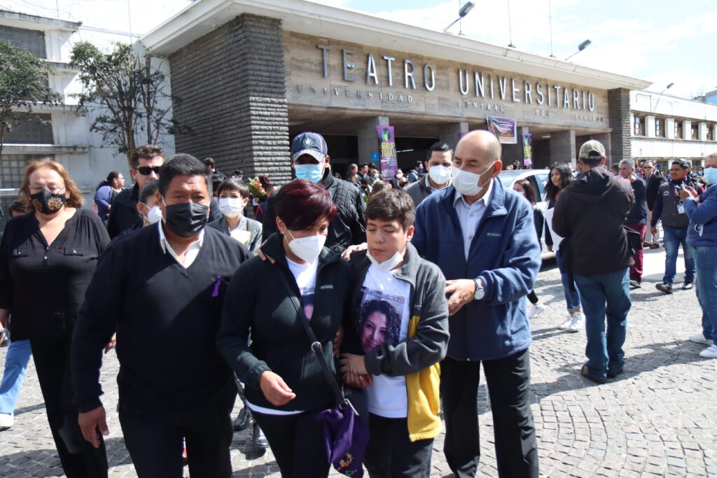 Sepelio María Belén Bernal