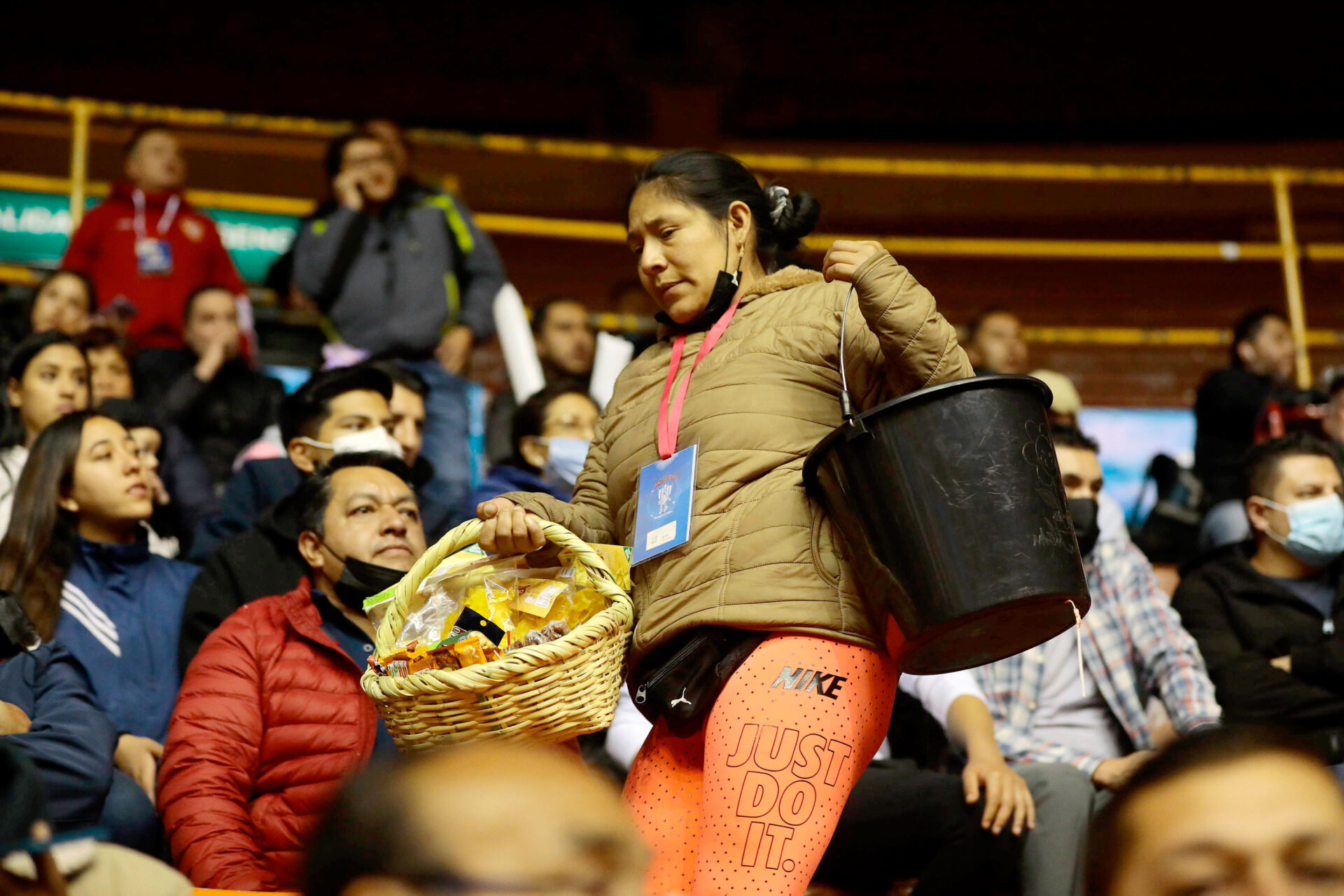 Galería Fiesta del Mundialito de los Pobres se enciende en la recta final