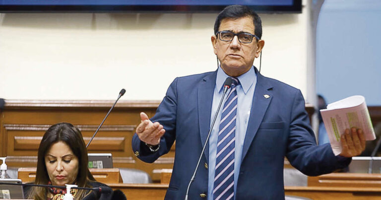Titular del Congreso peruano invita a Castillo a dialogar el próximo viernes