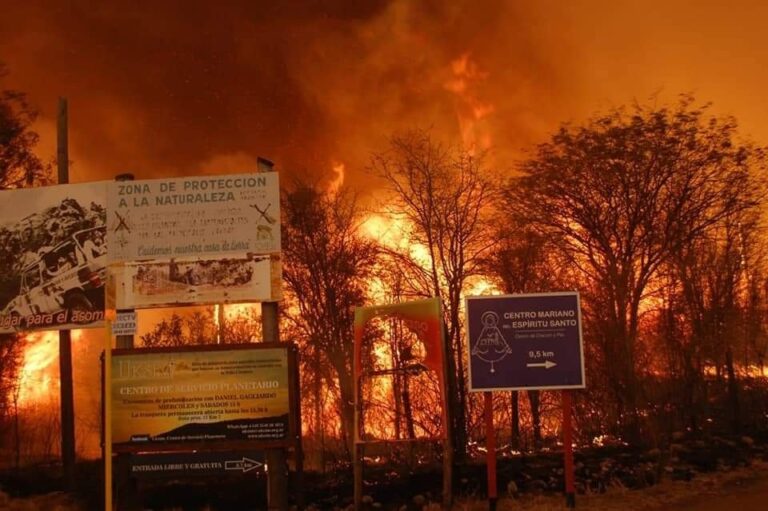 Una ola de incendios sacude ocho provincias de la mitad norte de Argentina