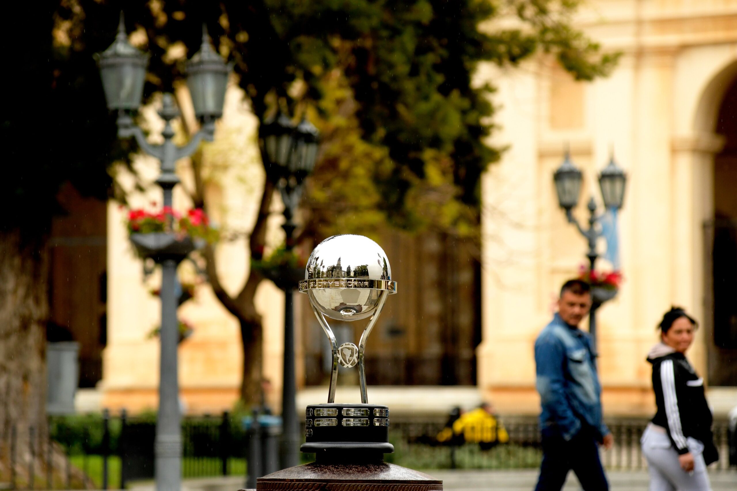 Independiente del Valle y Sao Paulo buscan en Córdoba el bicampeonato de la  Copa Sudamericana