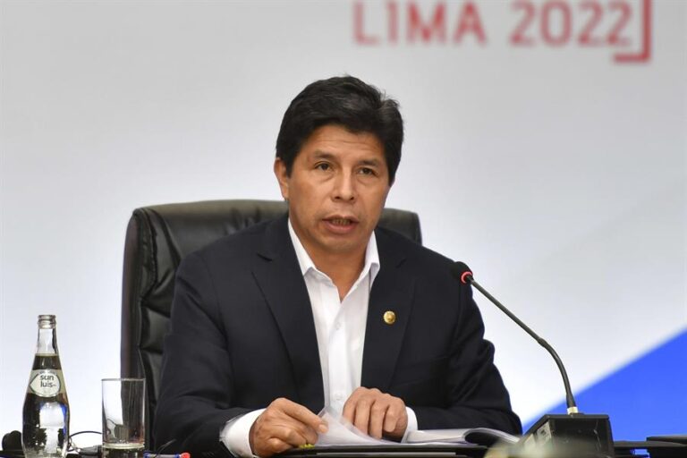 El presidente de Perú exhorta al Congreso a dejar la «confrontación inútil»