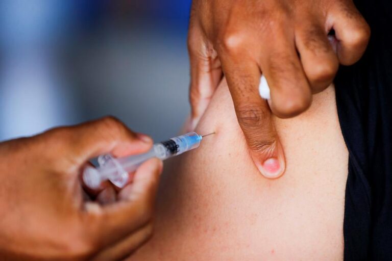 Un 36% de infectados de covid sin vacuna no tienen anticuerpos un año después