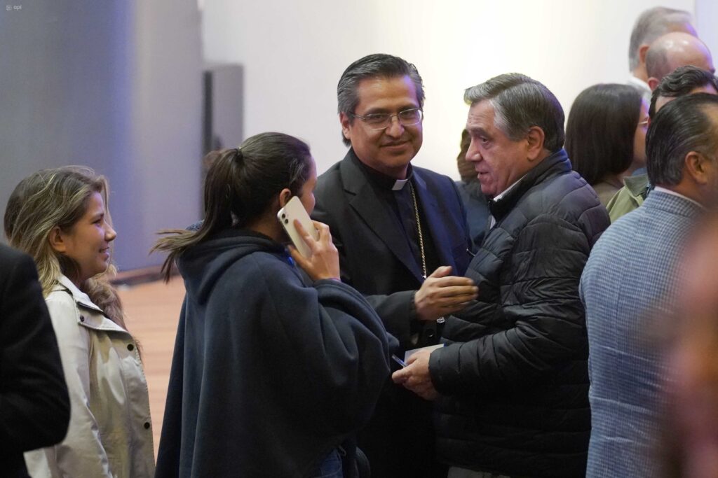 Conferencia Episcopal, diálogos