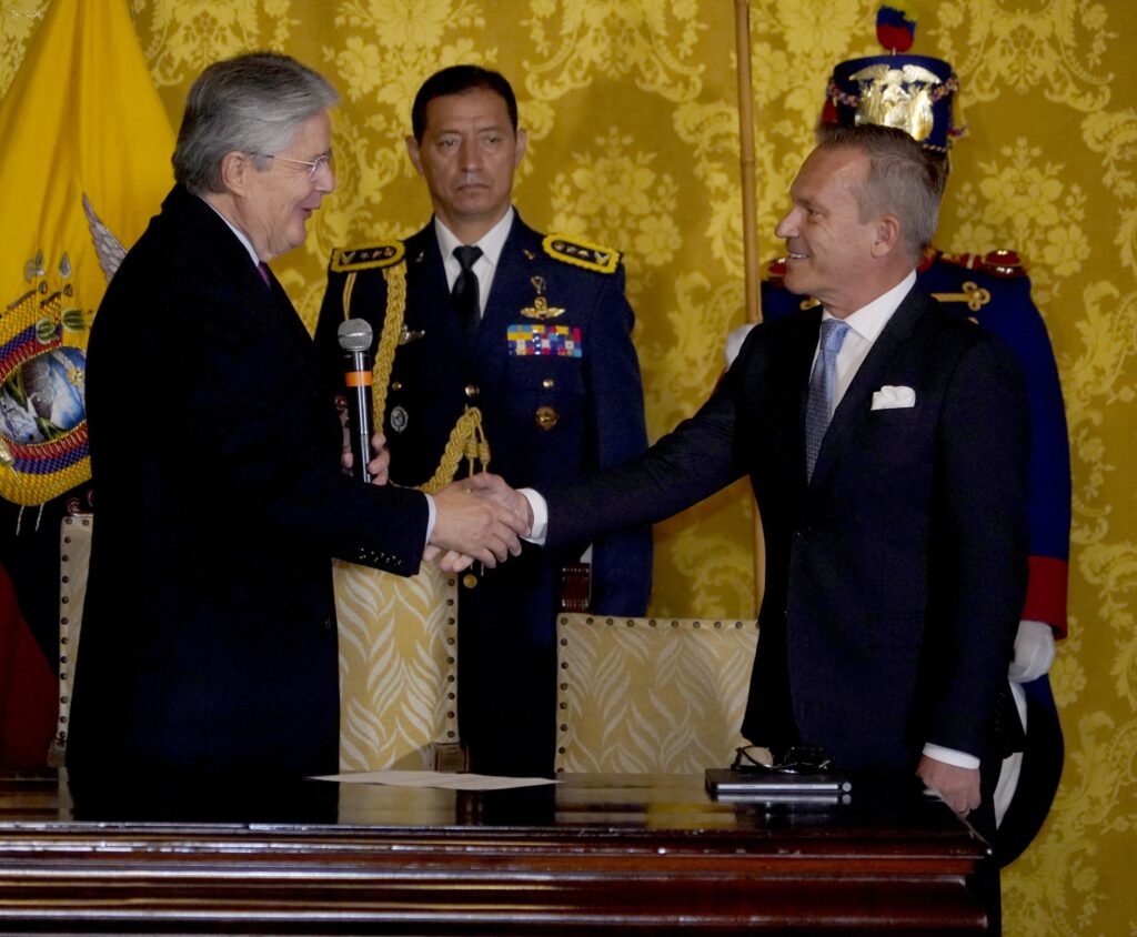 Posesión Andrés Seminario Comunicación