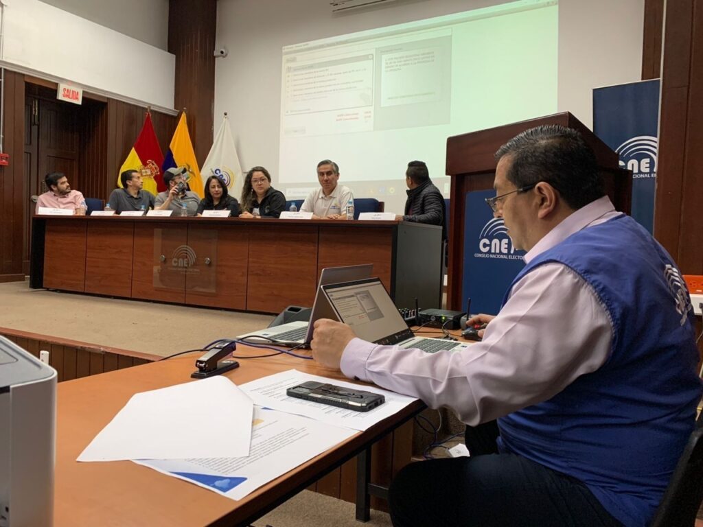 En Azuay que hizo prueba de selección de miembros de las mesas electorales
