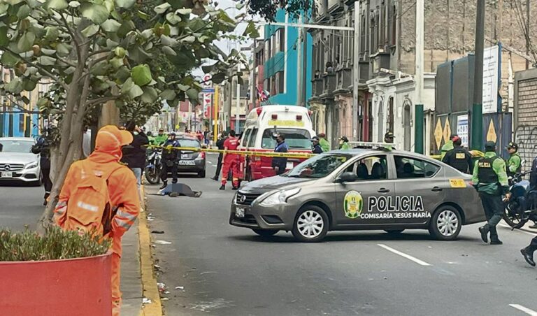 Mueren tres personas en un tiroteo en el centro de Lima