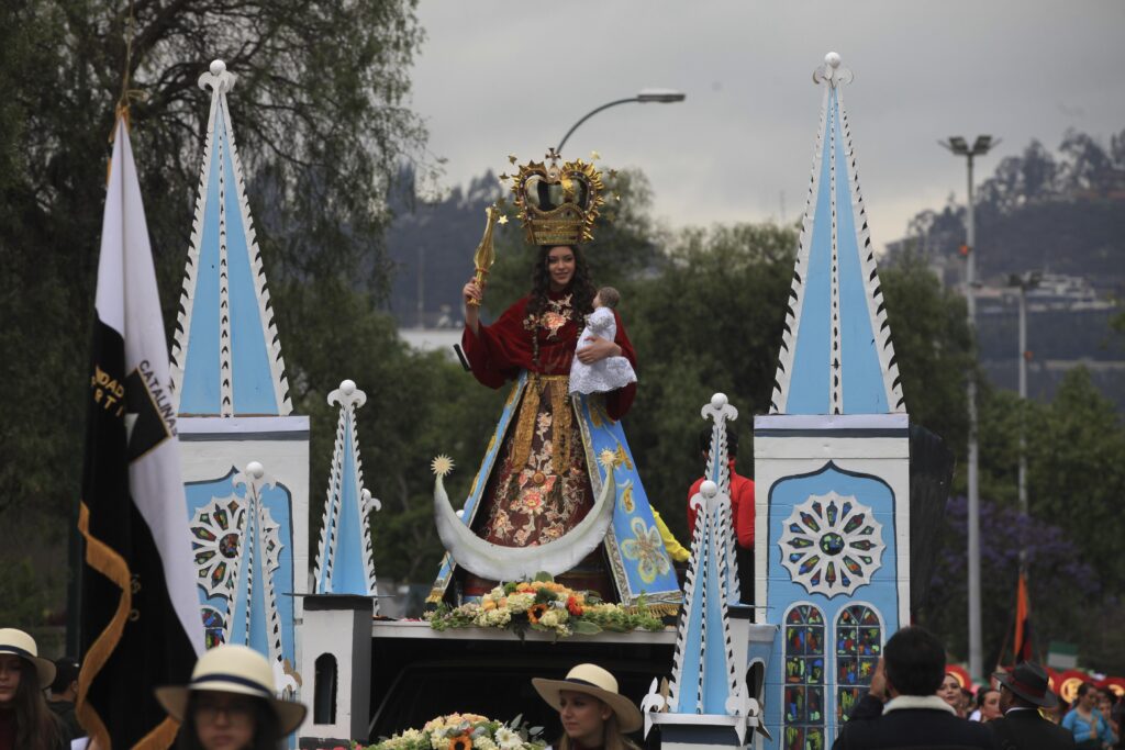 La unidad educativa Rosa de Jesús Cordero representó a la provincia de Loja.