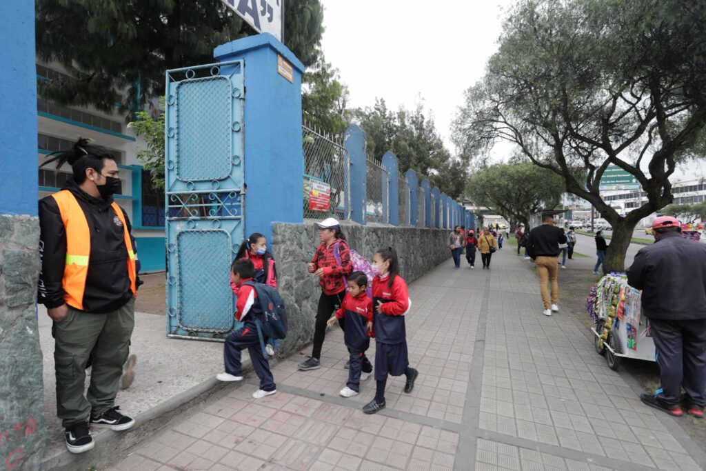 Centros educativos se blindan contra la inseguridad