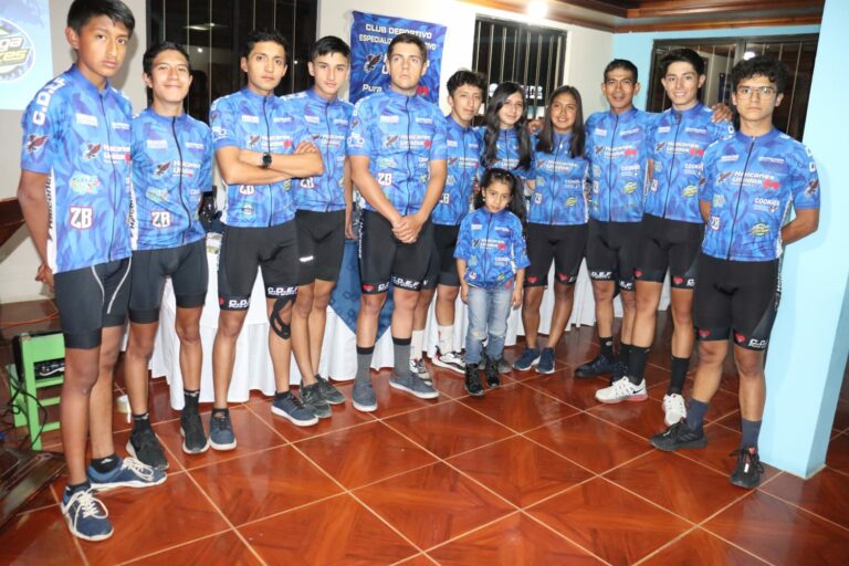 Azuay con dos equipos listos para la Vuelta al Ecuador