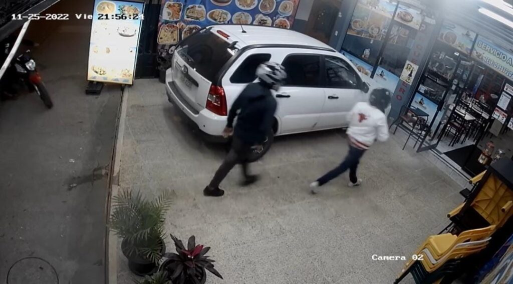 Cámaras de seguridad captaron a los autores del asalto. thumbnail