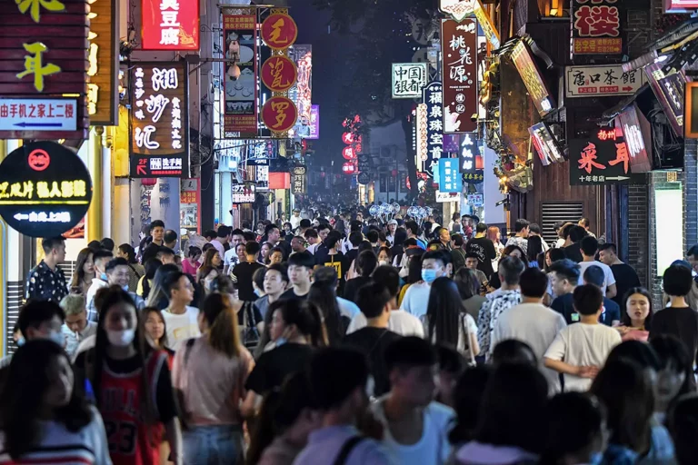 China se redujo su población en 2022 por primera vez en 60 años