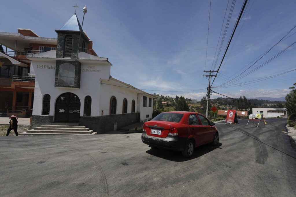 Mejoran vías de El Valle