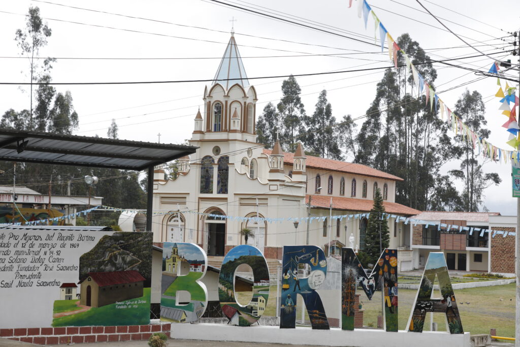 Borma, una comunidad que cautiva por su pasividad