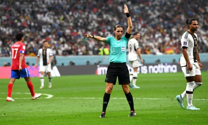 mujer árbitra árbitro francesa Stephanie Frappart