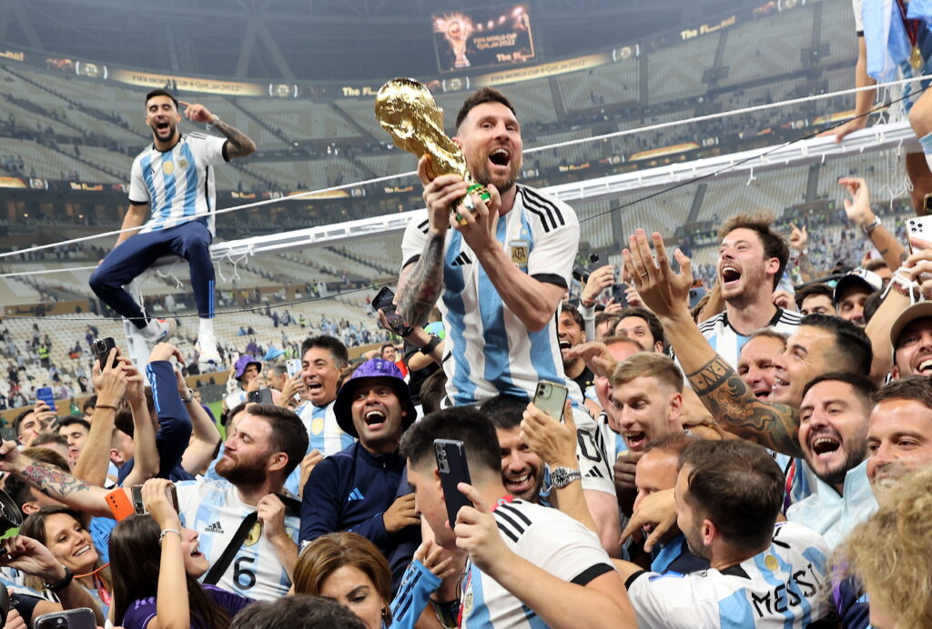 'Muchachos', película de la selección Argentina en Qatar 2022, se estrenará próximamente en los cines de Ecuador. Foto: Argentina